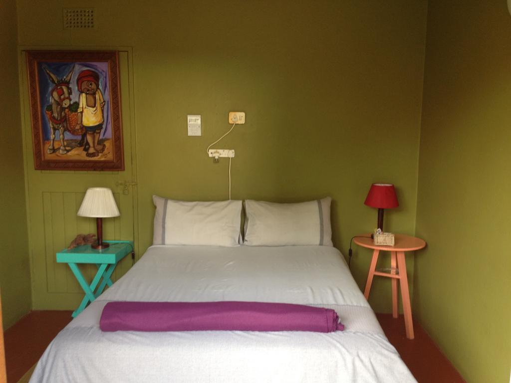הוסטל Port Saint Johnʼs Jungle Monkey Backpackers חדר תמונה