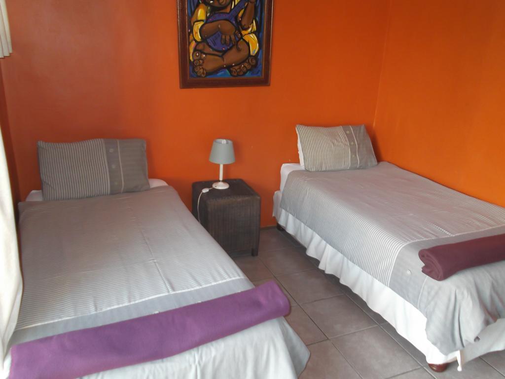 הוסטל Port Saint Johnʼs Jungle Monkey Backpackers מראה חיצוני תמונה